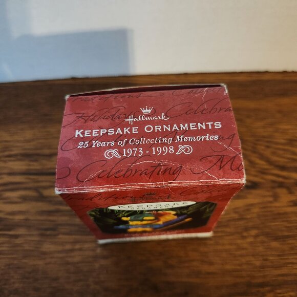 Hallmark Keepsake Ornament 1998 Crayola Bright Sledding Colors Bear Figurine - Picture 6 of 7